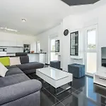 Prázdninový dům Three-bedroom In *