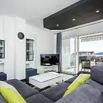 Prázdninový dům Three-bedroom In