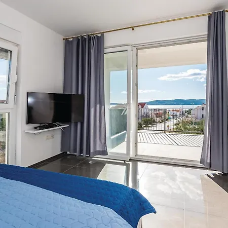 Dom wakacyjny Three-bedroom In