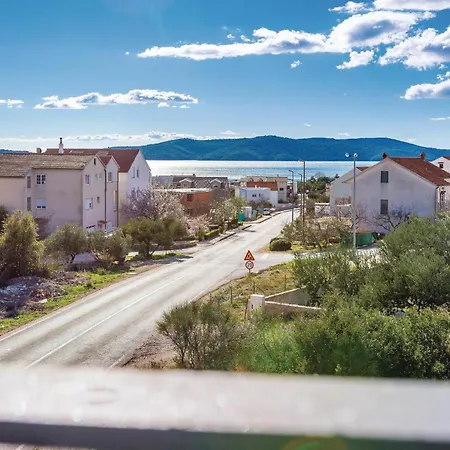 Three-bedroom In Brodarica (Sibenik-Knin)