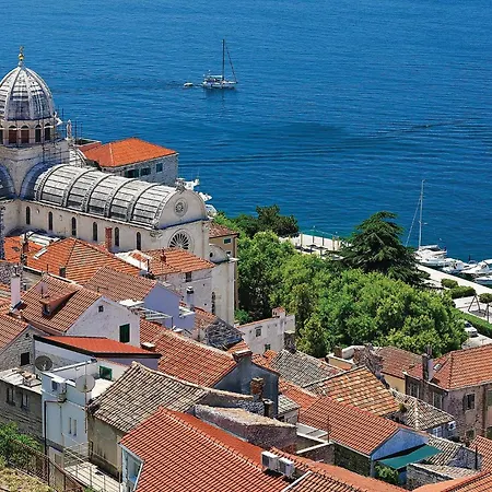 Three-bedroom In Brodarica (Sibenik-Knin)