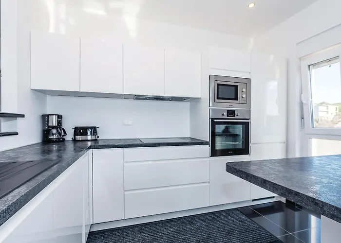 Сasa de vacaciones Three-bedroom In Brodarica (Sibenik-Knin)